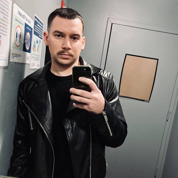 Profile Picture of Corey Holmes (@coreyholmes475) on Poshmark