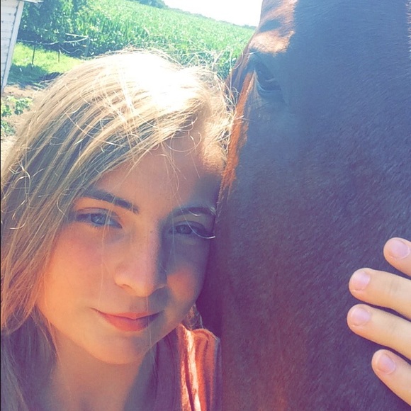 Profile Picture of Lili Bulfer (@nikegurl22) on Poshmark