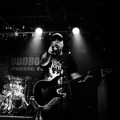Profile Picture of Jason (@JasonHelmsBand) on Twitter
