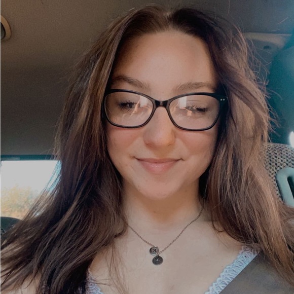 Profile Picture of Kailee Rasmusson (@kikirose234) on Poshmark