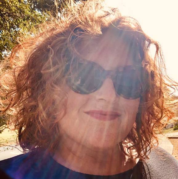 Profile Picture of Ann James (@annrowanjames) on Poshmark