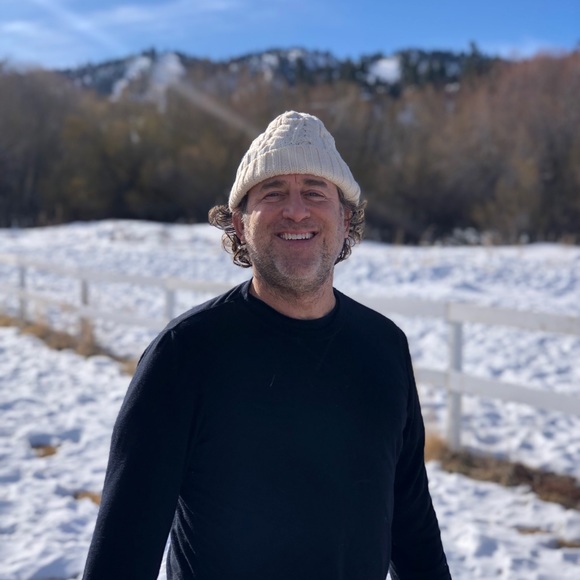 Profile Picture of George Klein (@geoklein) on Poshmark