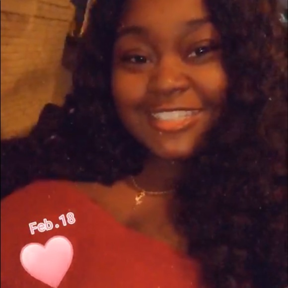 Profile Picture of Kamisha Barnes (@kamishabarne827) on Poshmark