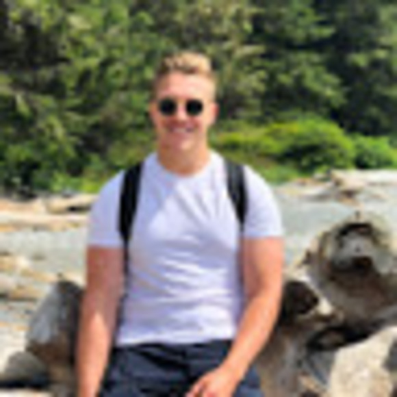 Profile Picture of Daniel Pearn (@dpearn97) on Poshmark