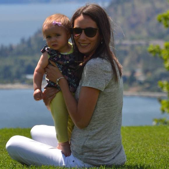 Profile Picture of Jordyn Gavinchuk (@jordynkrg) on Poshmark