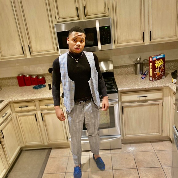 Profile Picture of Jacquese Gray (@dariel601gray) on Poshmark