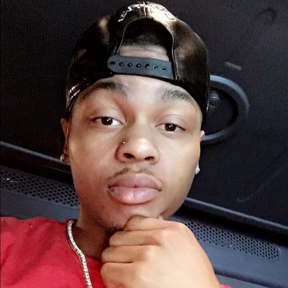 Profile Picture of Calvin Poole (@checksrus) on Poshmark