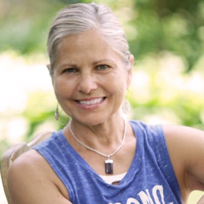 Profile Picture of Lisa Faremouth Weber (@Lisayogagirl) on Twitter