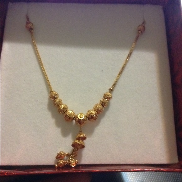 Profile Picture of Momo Dudu (@gunkgvbn) on Poshmark