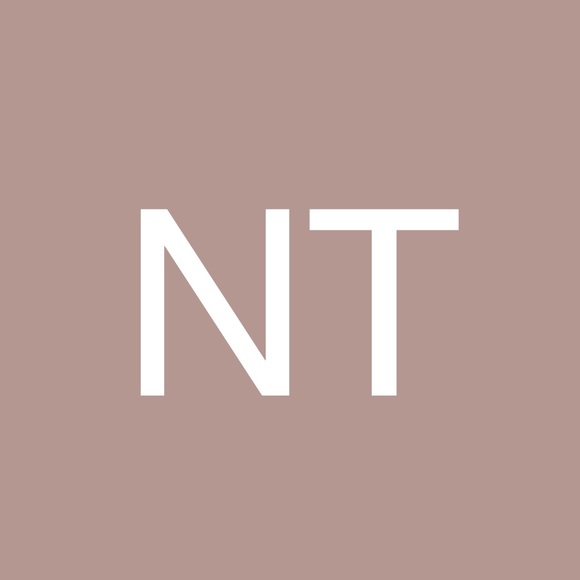 Profile Picture of Nicole Teuber (@nicoleteuber) on Poshmark