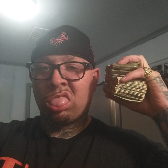 Profile Picture of Robert Ray (@madmax52296) on Poshmark