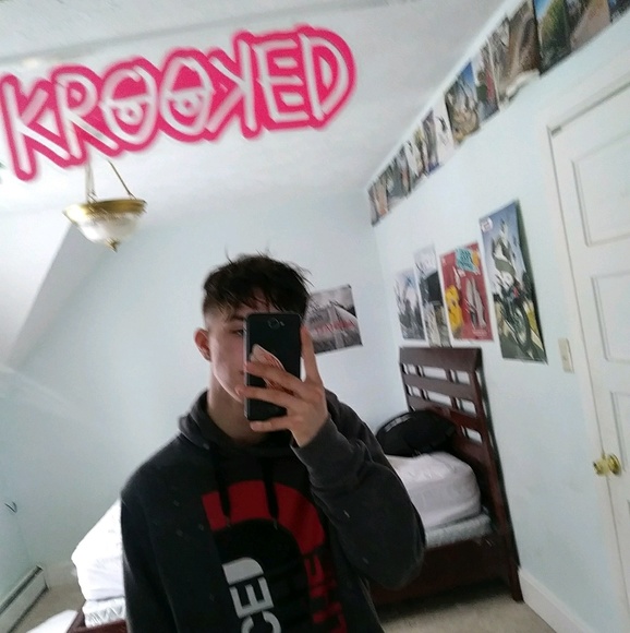 Profile Picture of Zach Dilloway (@foethepoet) on Poshmark