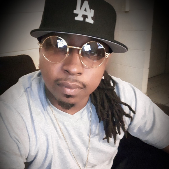 Profile Picture of Steve dakingofallkings Rozier (@aubreyrozier) on Poshmark
