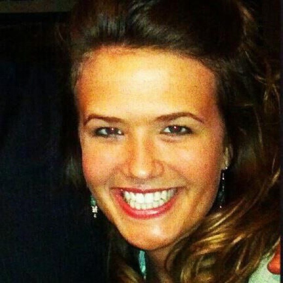 Profile Picture of Emily Knueven (@emilyknueven) on Poshmark