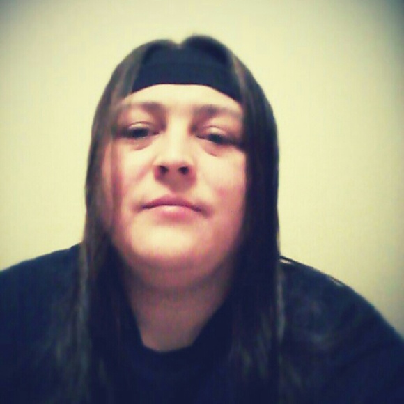 Doneva Battigaglia - Poshmark Profile Picture of Doneva Battigaglia (@jadiedizzle) on Poshmark