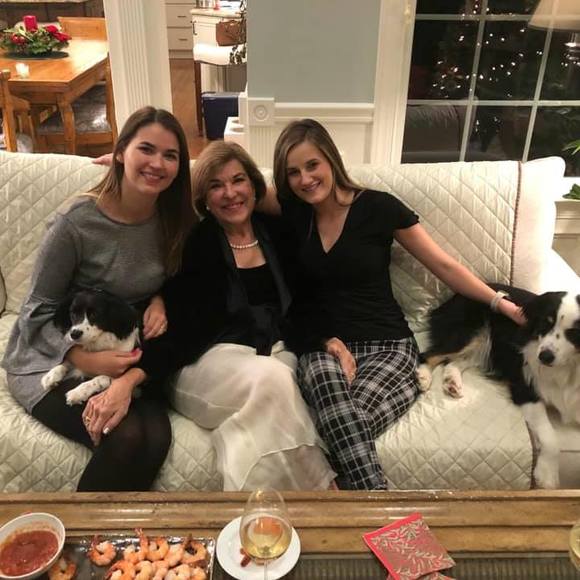 Profile Picture of Caroline Berardo (@cberardo27) on Poshmark