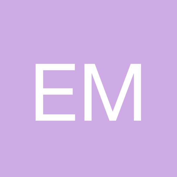 Profile Picture of Emily Meyer (@esmeyer) on Poshmark