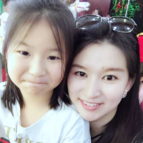 Profile Picture of Shan Lin (@289300261) on Poshmark