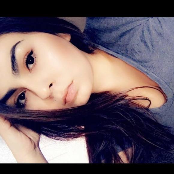Profile Picture of Kelsey Swiftwolfe (@kels_swift321) on Poshmark
