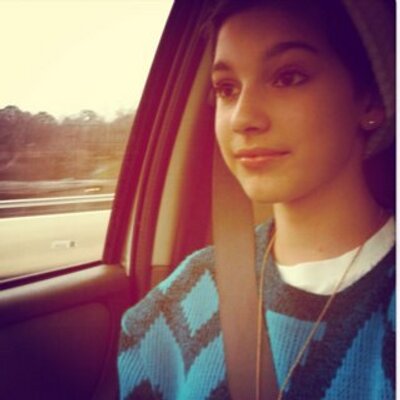 Profile Picture of Zoe Adamson (@heyguysitszoe) on Twitter