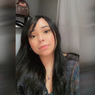 Profile Picture of Evelyn Gomez (@GomezGomezev8) on Twitter