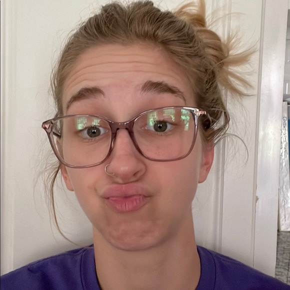 Profile Picture of Sam Butler (@samb225) on Poshmark