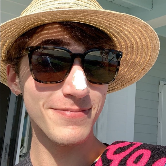 Profile Picture of Justin Hilberer (@justinhilberer) on Poshmark