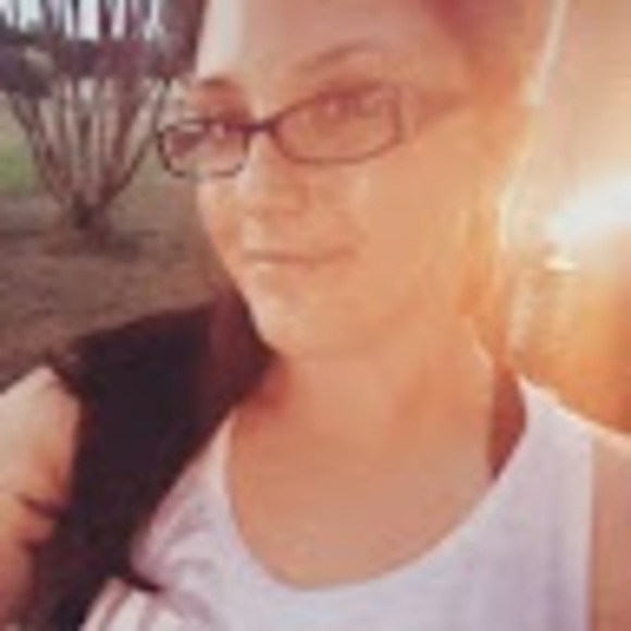 Profile Picture of Jen Adell (@jenniferlicourt) on Poshmark