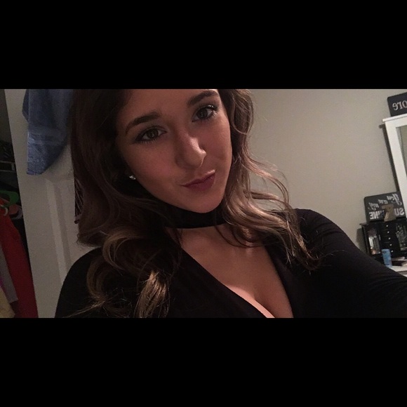 Profile Picture of Gianna Zaccagnini (@giannazacc) on Poshmark