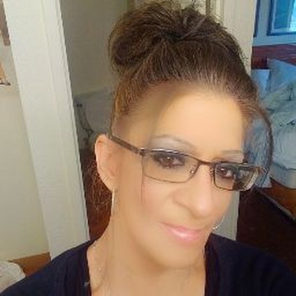 Profile Picture of Jamie Bascue (@jamiebascue7) on Poshmark