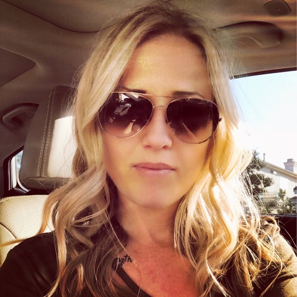 Profile Picture of Vineca Allen hodge (@vinecah) on Poshmark