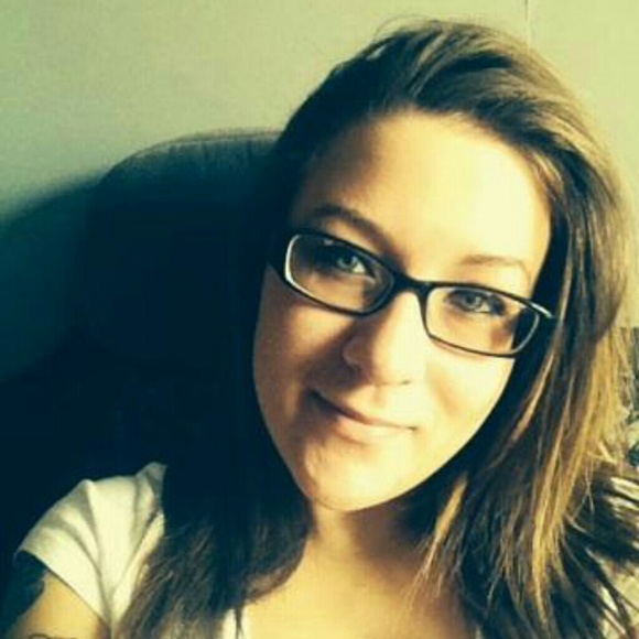 Profile Picture of Juliann Cameron (@jrc1994) on Poshmark