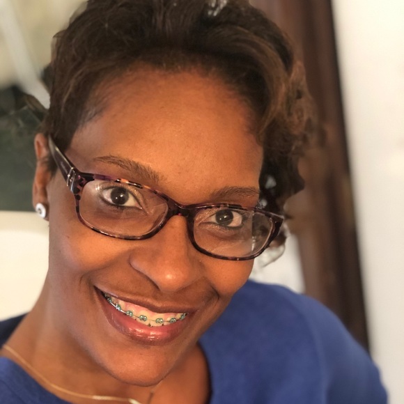 Kimberly Luckett - Poshmark Profile Picture of Kimberly Luckett (@ksluckett) on Poshmark