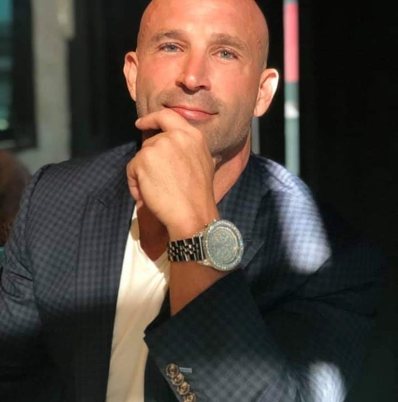 Profile Picture of Jeremy Hankins (@hankinsjeremy) on Poshmark