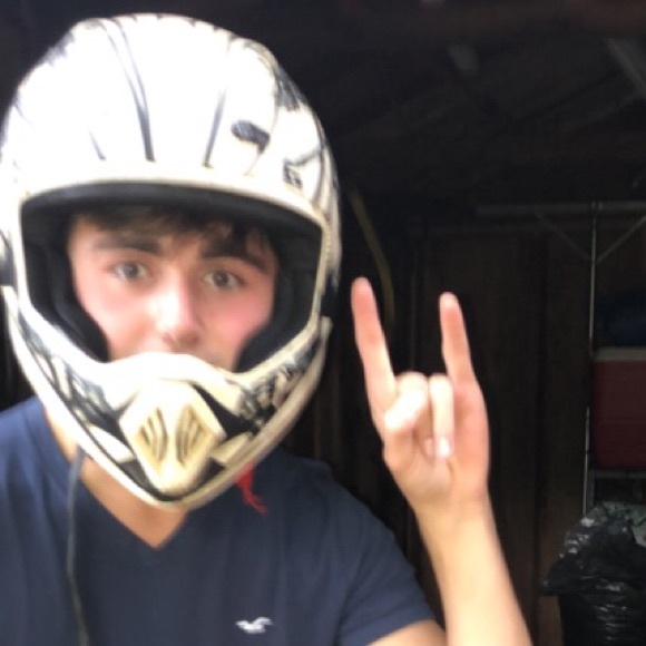 Profile Picture of Brian Jooss (@brianjooss) on Poshmark