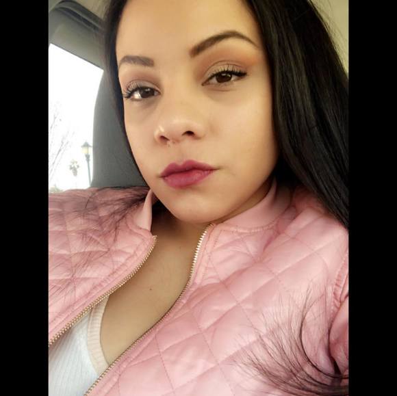 Profile Picture of Cecilia Andrade (@_xexi) on Poshmark