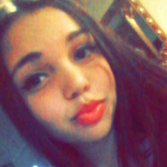 Profile Picture of Isabel Yaport (@isabel222) on Poshmark