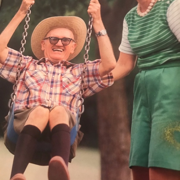 Profile Picture of Christine Cosmo (@christinecosmo) on Poshmark