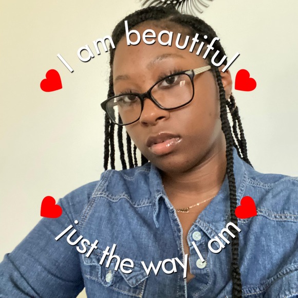 Profile Picture of Samaria Cutchember (@samarianqueen) on Poshmark