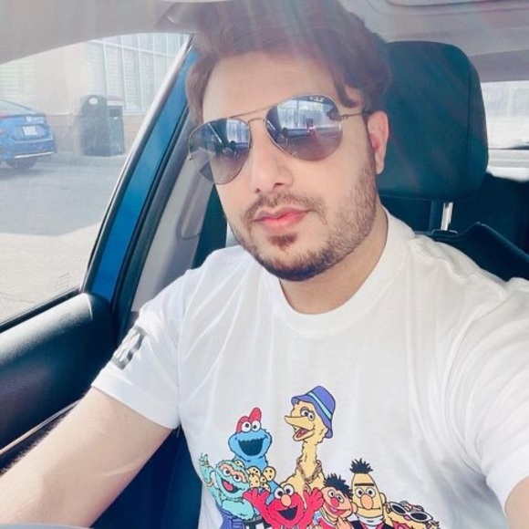 Profile Picture of Usman Choudhary (@usman_mani111) on Poshmark