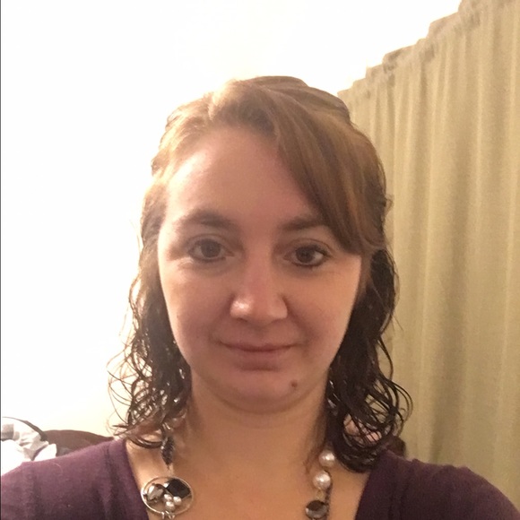 Profile Picture of Corisa Stopkoski (@cstopkoski) on Poshmark