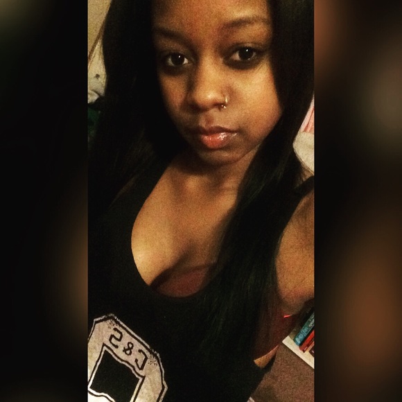 Profile Picture of Kennedy Lomax (@kennedyto) on Poshmark