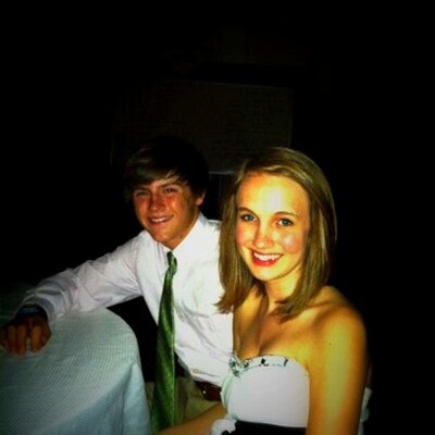 Profile Picture of Sara Setzer (@SetzerForever) on Twitter