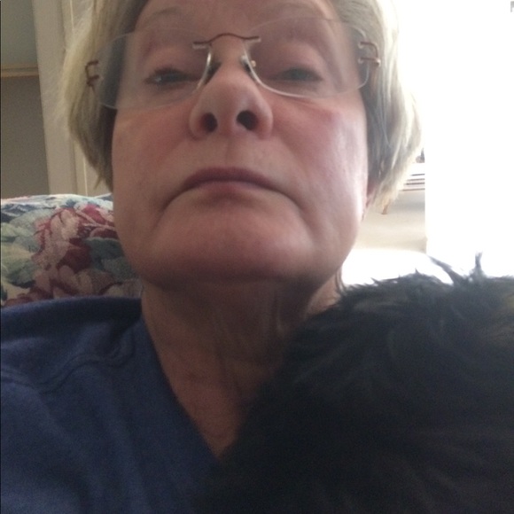 Dinna Haltom - Poshmark Profile Picture of Dinna Haltom (@dinna616) on Poshmark