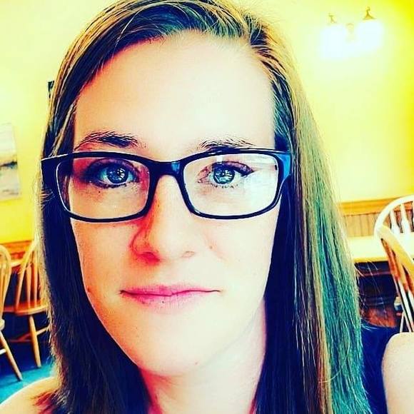 Profile Picture of Alysia Scott (@alysiache08) on Poshmark