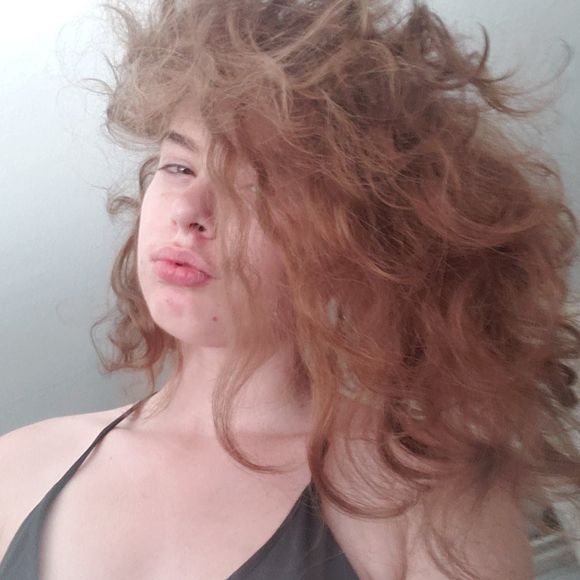 Profile Picture of Caitlyn Chrismore (@dookdookh) on Poshmark