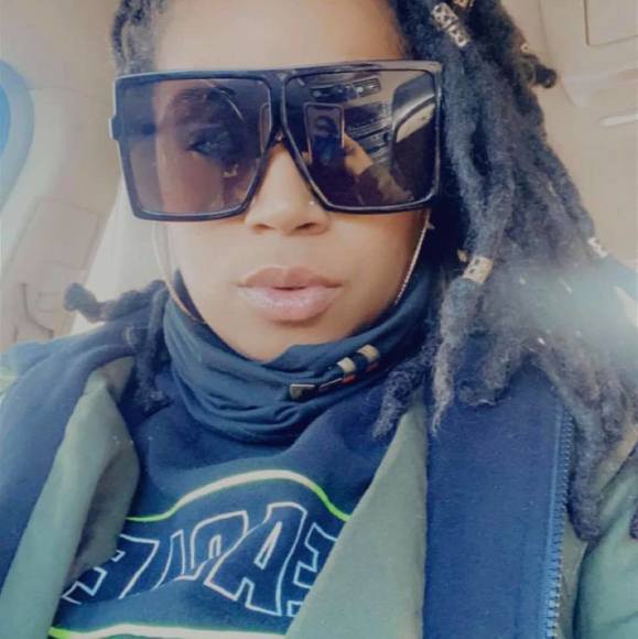 Profile Picture of Sheree Watson (@bestdressedme) on Poshmark