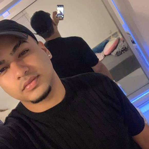 Profile Picture of Jeffrey Lòpez (@carro23j) on Poshmark