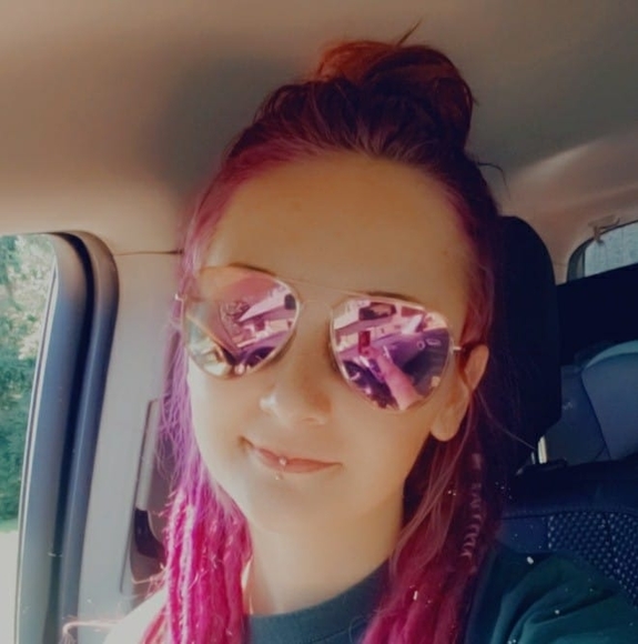 Profile Picture of Amanda Sherfield (@backwoods_queen) on Poshmark