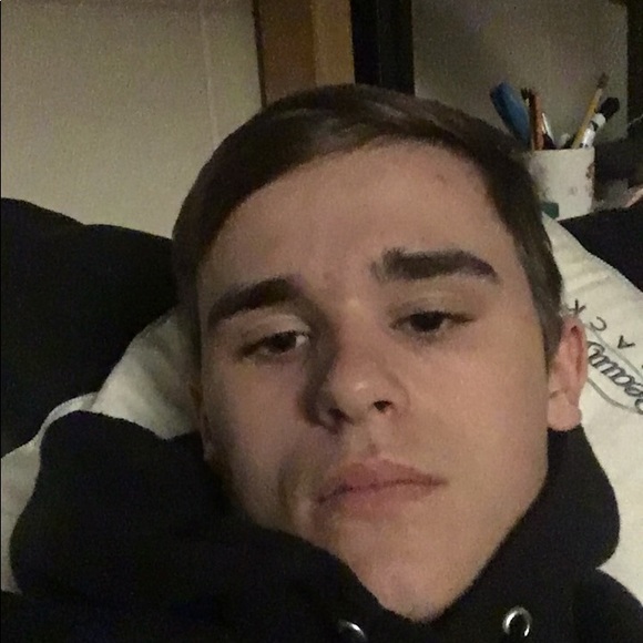 Profile Picture of Charlie Aschenbach (@ch0rlie129) on Poshmark